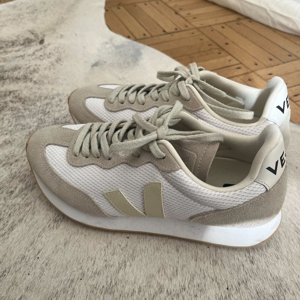 Veja Rio Branco - Size 40 EU/9 US